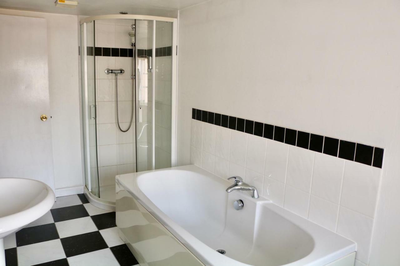 The Cottage Hotel Bradmore  Екстер'єр фото